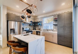 Fancy Townhome near Old Town, Breweries and River!