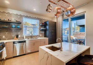 Fancy Townhome near Old Town, Breweries and River!