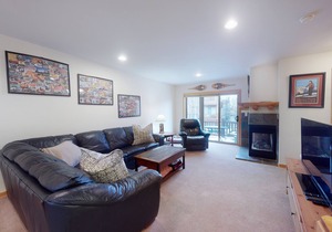 Fantastic Ski Gem W/ Two Balconies, Gas Grill, Full Kitchen, Fireplace & WiFi!