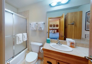 Fantastic Ski Gem W/ Two Balconies, Gas Grill, Full Kitchen, Fireplace & WiFi!