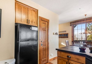 Fantastic Two-Bedroom Condo W/Shared Hot Tub, Private Washer & Dryer, Free WiFi!