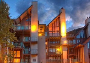 Fifth Avenue Unit 8