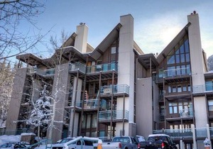 Fifth Avenue Unit 8