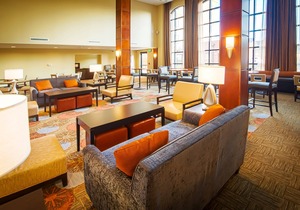 Free Breakfast Buffet, Indoor Pool. King Suite Near University of Colorado Hospital.