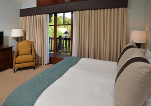 Free Lift tickets! Ski-in, Ski-Out, w/ Game Room, Hot Tubs. Timbers BG