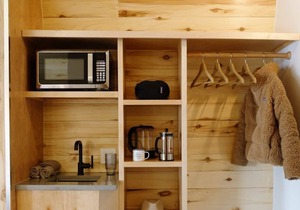 Frontier Drive-Inn | Suite 11