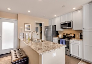 Fully remodeled condo with pool, hot tub, & free ski shuttle - near lifts & town