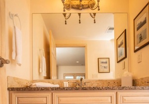 Gather around the fire w/ friends, family in spacious condo w/ hot tub! #330