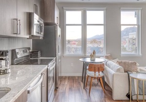 Gorgeous Boulder 1BR w/ Pool, W/D & Spa, nr Google Campus, by Blueground