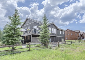 Gorgeous & perfect duplex for families. Only 10 minutes from ??Winter Park??