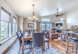 Gorgeous & perfect duplex for families. Only 10 minutes from ??Winter Park??
