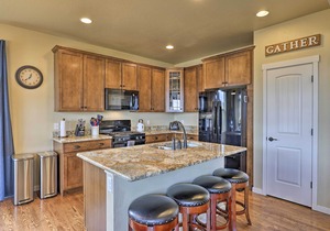 Granby Home w/Hot Tub + Ski, Golf & Pool Access