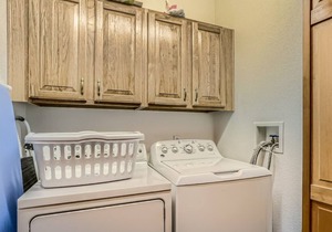 Great 2 bedroom condo right on Main Street, Frisco! Awesome location!