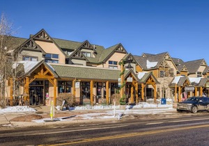 Great 2 bedroom condo right on Main Street, Frisco! Awesome location!