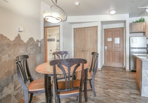 Great Location Mtn Views, Walk to Slopes