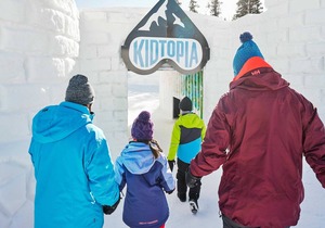 Great views, sleeps up to 8, walk to slopes, kids ski free! by RedAwning