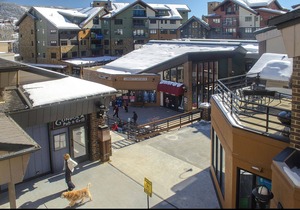 GSQ34 by Mountain Resorts: prime location on the slopes!