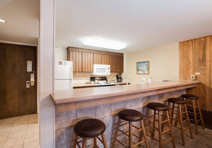 GSQ34 by Mountain Resorts: prime location on the slopes!