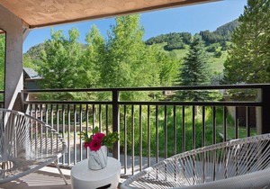 Guest Favorites at 10% Off! Stay 3 nights through Nov