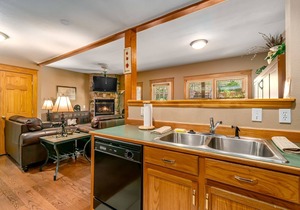 Hallett Peak 101 - 2 Br Condo with Fireplace - Lake/Mountain Views!