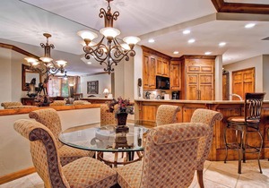 Highlands Lodge 208 - 3 Bedroom Residence