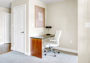 Hip Cherry Creek 2BR w/ Gym & Theater, near Pulaski Park, by Blueground