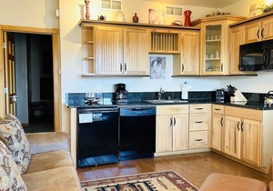 Horsetooth Peak 26C - 1 Br Condo - Jetted Bathtub - Lake/Mountain Views!