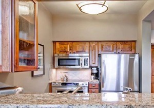 HYATT MOUNTAIN LODGE Fabulous Ski in/Ski Out 3 bdrm/3 bathroom