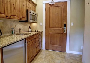 HYATT MOUNTAIN LODGE STUDIO SKI IN and OUT