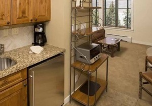 HYATT MOUNTAIN LODGE STUDIO SKI IN and OUT