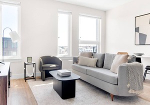 Ideal Congress Park 1BR w/ Gym & Pool, near shops & dining, by Blueground