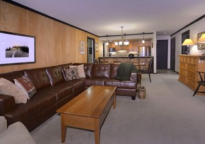 Ideal Mountain Condo! Ski-In/Ski-Out, Slopeside with Beautiful Views