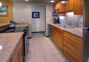 Ideal Mountain Condo! Ski-In/Ski-Out, Slopeside with Beautiful Views