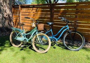 Industrial Old Town Bungalow with Free Cruiser Bikes
