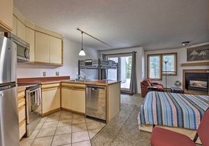 Iron Horse Studio w/Resort Amenities; Walk to WP!