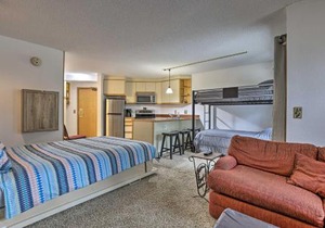 Iron Horse Studio with Resort Amenities Walk to WP!
