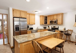 Just Steps to Outdoor Pool/Hot Tub! Patio with Grill, Wood Fireplace & Covered Parking