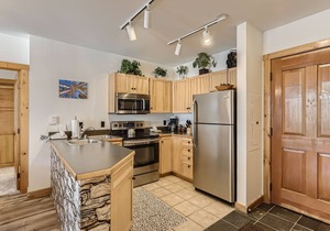 Keystone - River Run Village. Newly updated 2 Bed 2 Bath. 100 yds to Gondola
