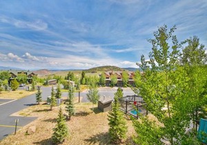 Kicking Horse Lodges 4-302