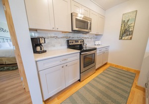 Lake Views, Updated, King Bed, Pool & Hot Tub!