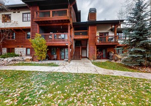 Large & Attractive Condo Near Steamboat Lifts w/WiFi, Shared Hot Tub, & W/D