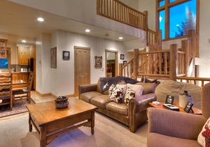 Large family townhome with pool, hot tubs, tennis court, balcony, & deck