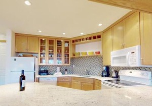 Laurelwood Condominiums 105