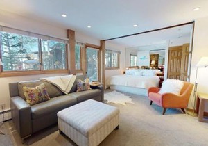 Laurelwood Condominiums 105
