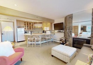 Laurelwood Condominiums 105