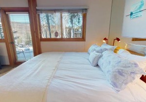 Laurelwood Condominiums 105