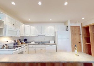 Laurelwood Condominiums 202