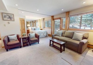 Laurelwood Condominiums 202