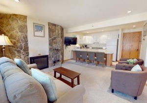 Laurelwood Condominiums 202