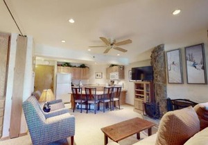 Laurelwood Condominiums 304